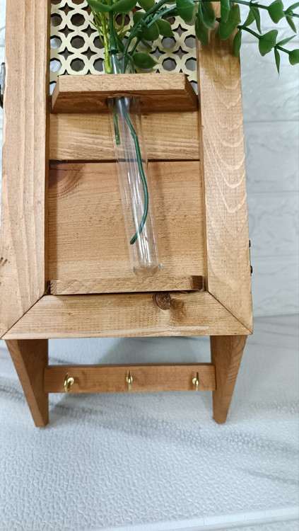 دارای آویز به عنوان جاکلیدی و جای حوله