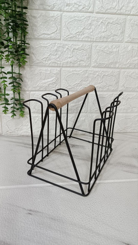 دارای دسته چوبی
